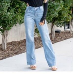 Judy Blue Mid Rise Wide Leg  Trouser Jean. 11/30